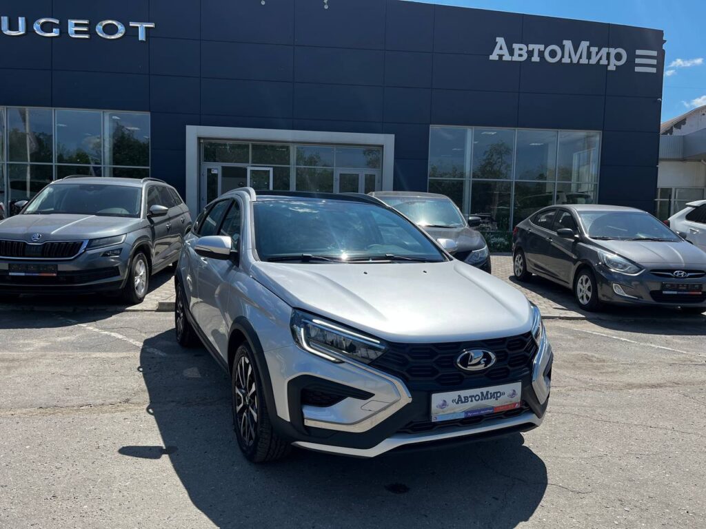 Фотографии авто Lada Vesta SW Cross в автосалоне Автомир доступные для покупки