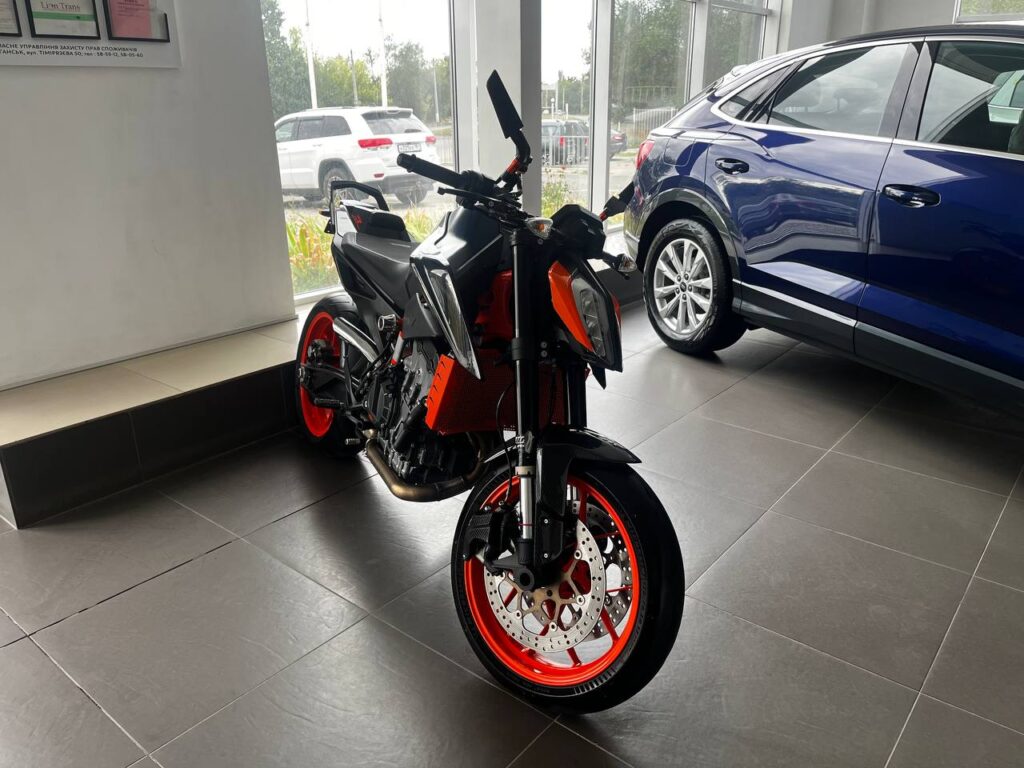 Фотографии авто KTM 890 DUKE R в автосалоне Автомир доступные для покупки