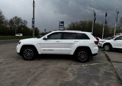 Купить марку машины Jeep Grand Cherokee 3.6 AT AWD 2018 в Луганске