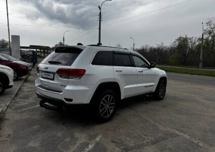 Купить марку машины Jeep Grand Cherokee 3.6 AT AWD 2018 в Луганске