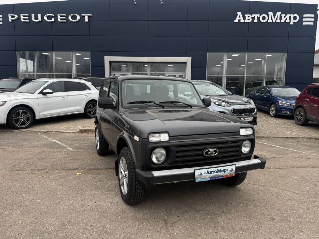 Фотографии авто Niva Legend 1.7 MT Luxe в автосалоне Автомир доступные для покупки