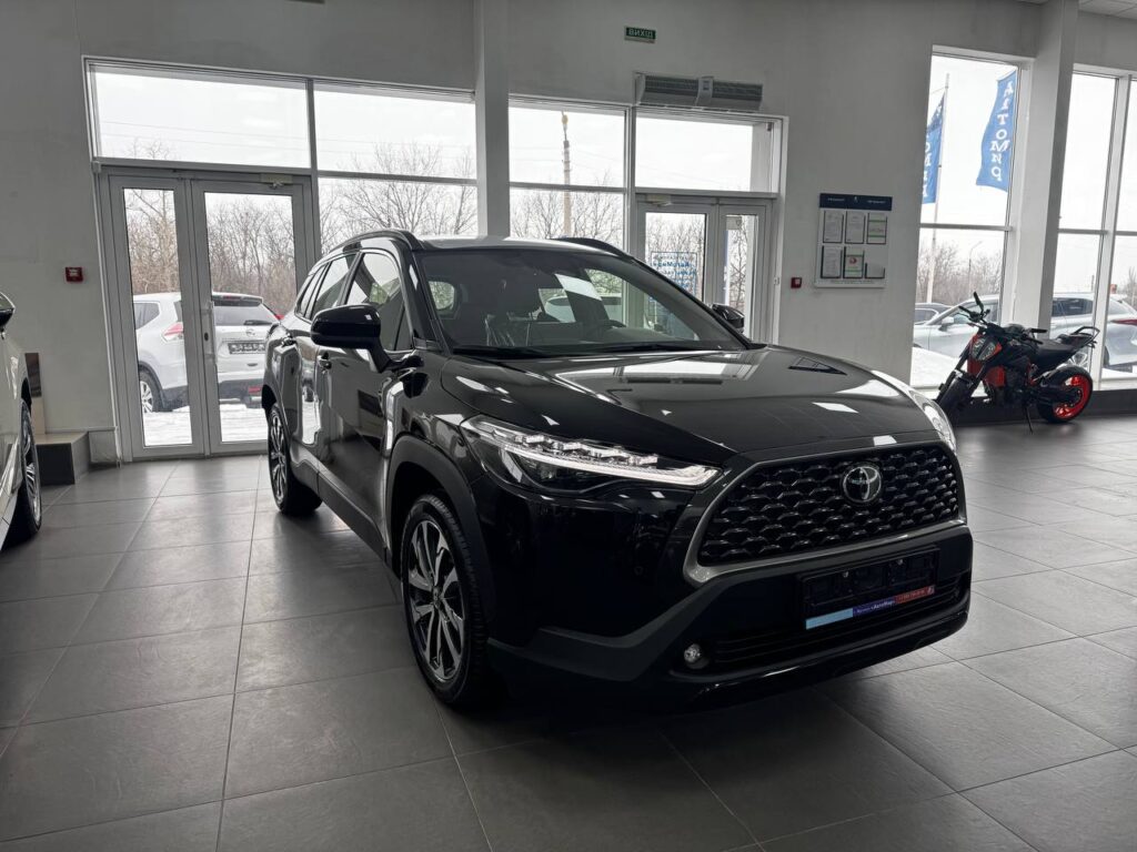 Фотографии авто Toyota Corolla Cross 2.0 Hybrid в автосалоне Автомир доступные для покупки
