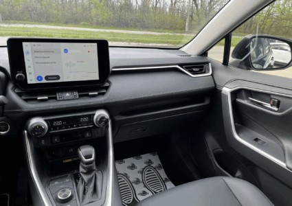 Купить марку машины Toyota RAV4 2.5 4WD гибрид В наличии в Луганске