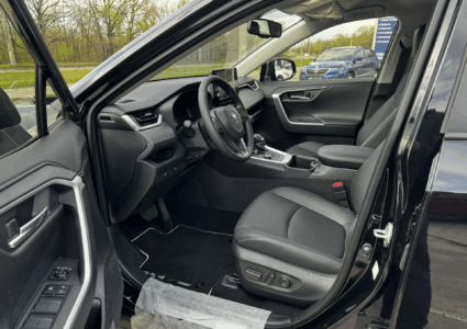 Купить марку машины Toyota RAV4 2.5 4WD гибрид В наличии в Луганске