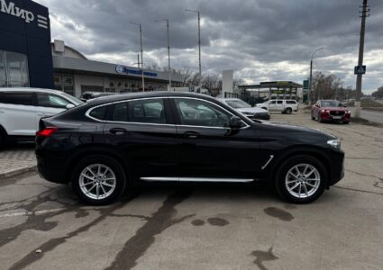 Купить марку машины BMW X4 2.0 AT В наличии в Луганске