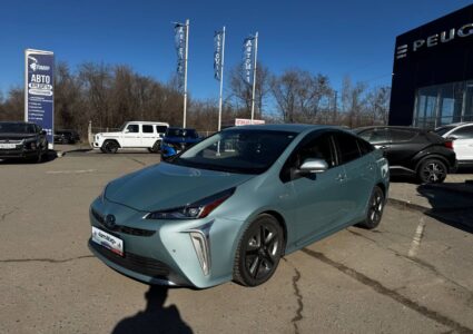 Купить марку машины Toyota Prius 2021 в Луганске