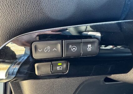 Купить марку машины Toyota Prius 2021 в Луганске