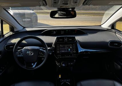 Купить марку машины Toyota Prius 2021 в Луганске