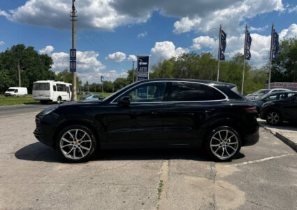 Купить марку машины Porsche Cayenne 2022 в Луганске