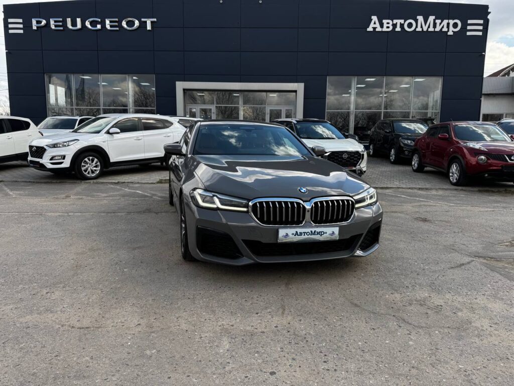Фотографии авто BMW 520i AT M Sport в автосалоне Автомир доступные для покупки