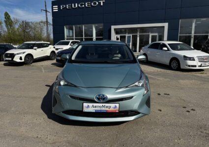 Купить марку машины Toyota Prius 2018 в Луганске