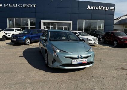 Купить марку машины Toyota Prius 2018 в Луганске
