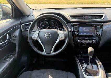 Купить марку машины Nissan X-Trail 2.0 2015 в Луганске