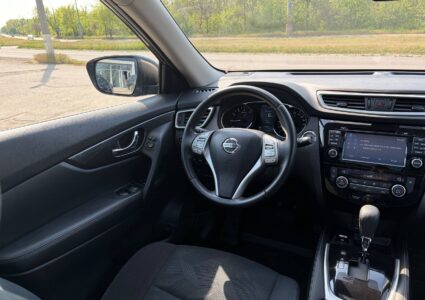 Купить марку машины Nissan X-Trail 2.0 2015 в Луганске