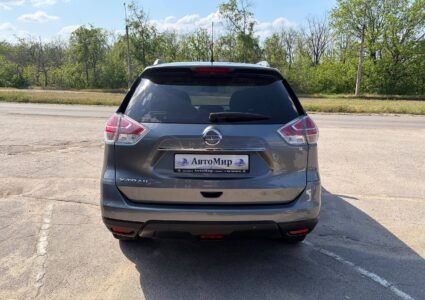 Купить марку машины Nissan X-Trail 2.0 2015 в Луганске