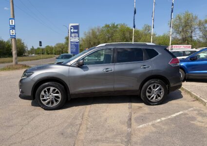 Купить марку машины Nissan X-Trail 2.0 2015 в Луганске