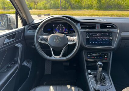 Купить марку машины Volkswagen Tiguan 2.0 AT 2021 в Луганске
