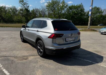 Купить марку машины Volkswagen Tiguan 2.0 AT 2021 в Луганске