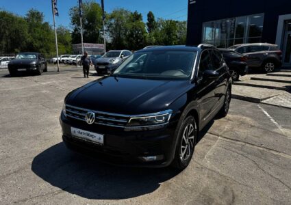 Купить марку машины Volkswagen Tiguan 2.0 4WD 2018 в Луганске