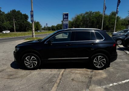 Купить марку машины Volkswagen Tiguan 2.0 4WD 2018 в Луганске