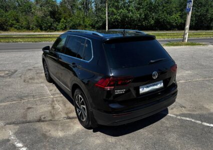 Купить марку машины Volkswagen Tiguan 2.0 4WD 2018 в Луганске