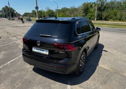 Купить марку машины Volkswagen Tiguan 2.0 4WD 2018 в Луганске