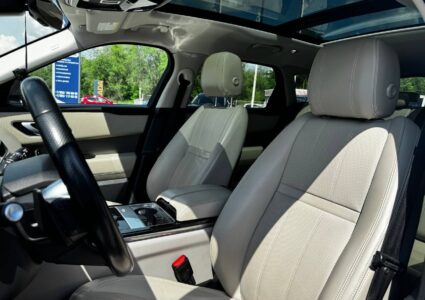 Купить марку машины Land Rover Range Rover Velar 2019 в Луганске