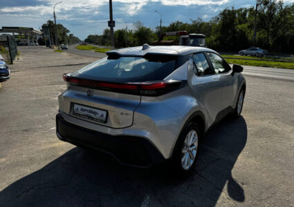 Купить марку машины Toyota C-HR в наличии в Луганске