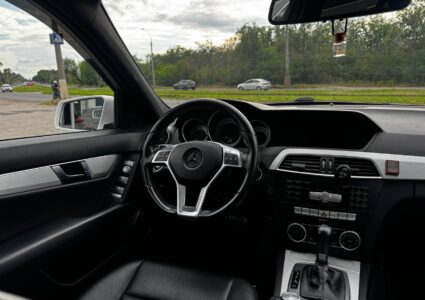 Купить марку машины Mercedes-Benz C250 2014 в Луганске