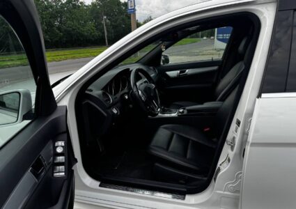 Купить марку машины Mercedes-Benz C250 2014 в Луганске