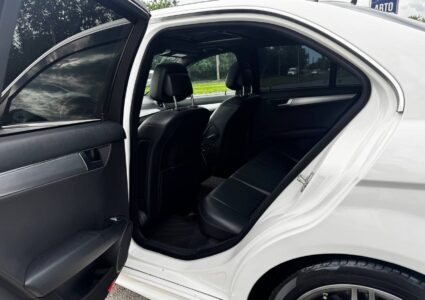 Купить марку машины Mercedes-Benz C250 2014 в Луганске