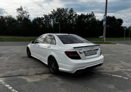 Купить марку машины Mercedes-Benz C250 2014 в Луганске
