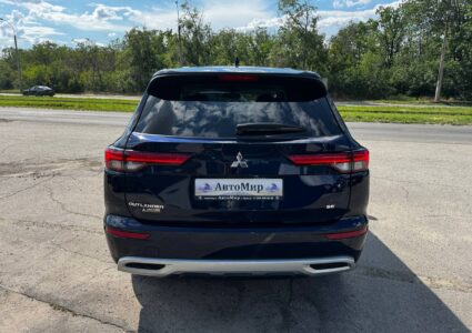 Купить марку машины Mitsubishi Outlander 2.5 2024 в Луганске