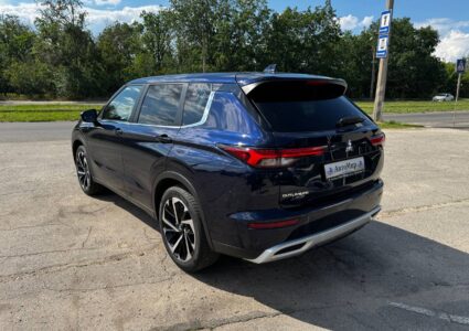 Купить марку машины Mitsubishi Outlander 2.5 2024 в Луганске
