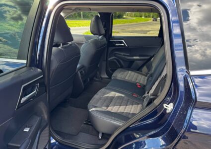 Купить марку машины Mitsubishi Outlander 2.5 2024 в Луганске