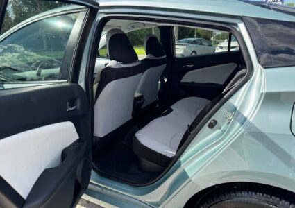 Купить марку машины Toyota Prius 2022 в Луганске