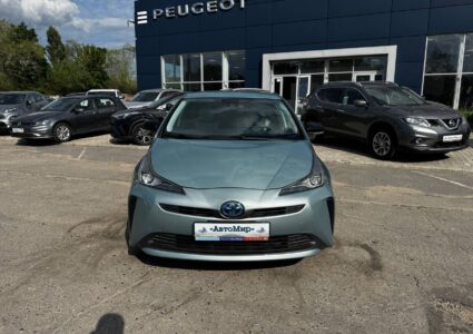 Купить марку машины Toyota Prius 2022 в Луганске