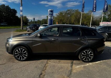 Купить марку машины Lada Vesta SW Cross В наличии в Луганске