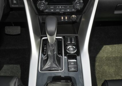 Купить марку машины Mitsubishi Eclipse Cross 2026 1.5 4WD Новый автомобиль в Луганске