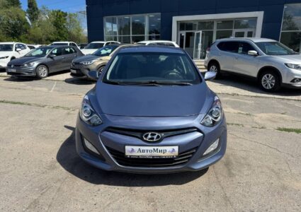 Купить марку машины Hyundai i30 2013 в Луганске