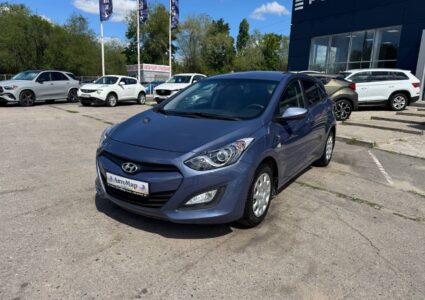 Купить марку машины Hyundai i30 2013 в Луганске