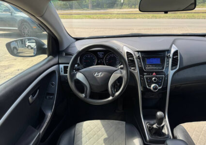 Купить марку машины Hyundai i30 2013 в Луганске