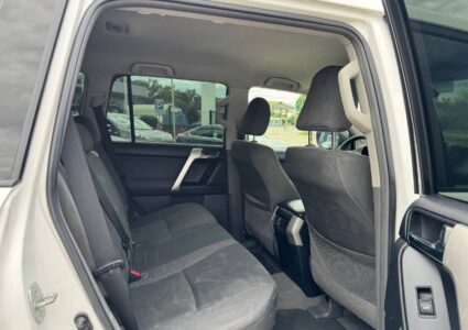 Купить марку машины Toyota Land Cruiser Prado 2013 в Луганске