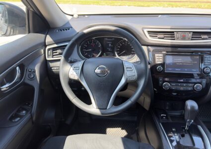 Купить марку машины Nissan X-Trail 2.0 2015 в Луганске