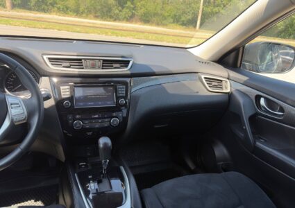 Купить марку машины Nissan X-Trail 2.0 2015 в Луганске