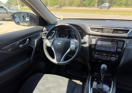 Купить марку машины Nissan X-Trail 2.0 2015 в Луганске