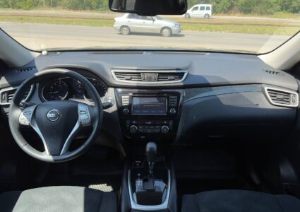 Купить марку машины Nissan X-Trail 2.0 2015 в Луганске