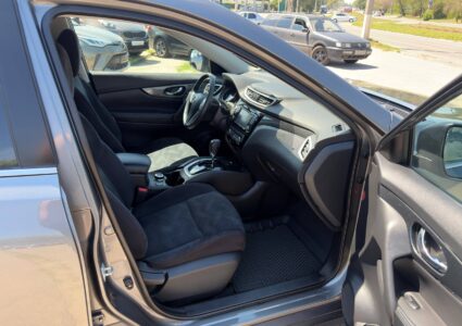 Купить марку машины Nissan X-Trail 2.0 2015 в Луганске