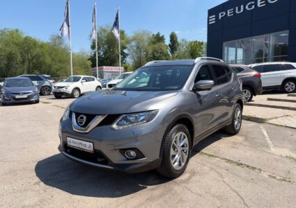 Купить марку машины Nissan X-Trail 2.0 2015 в Луганске