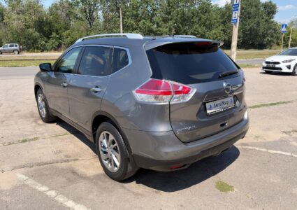 Купить марку машины Nissan X-Trail 2.0 2015 в Луганске
